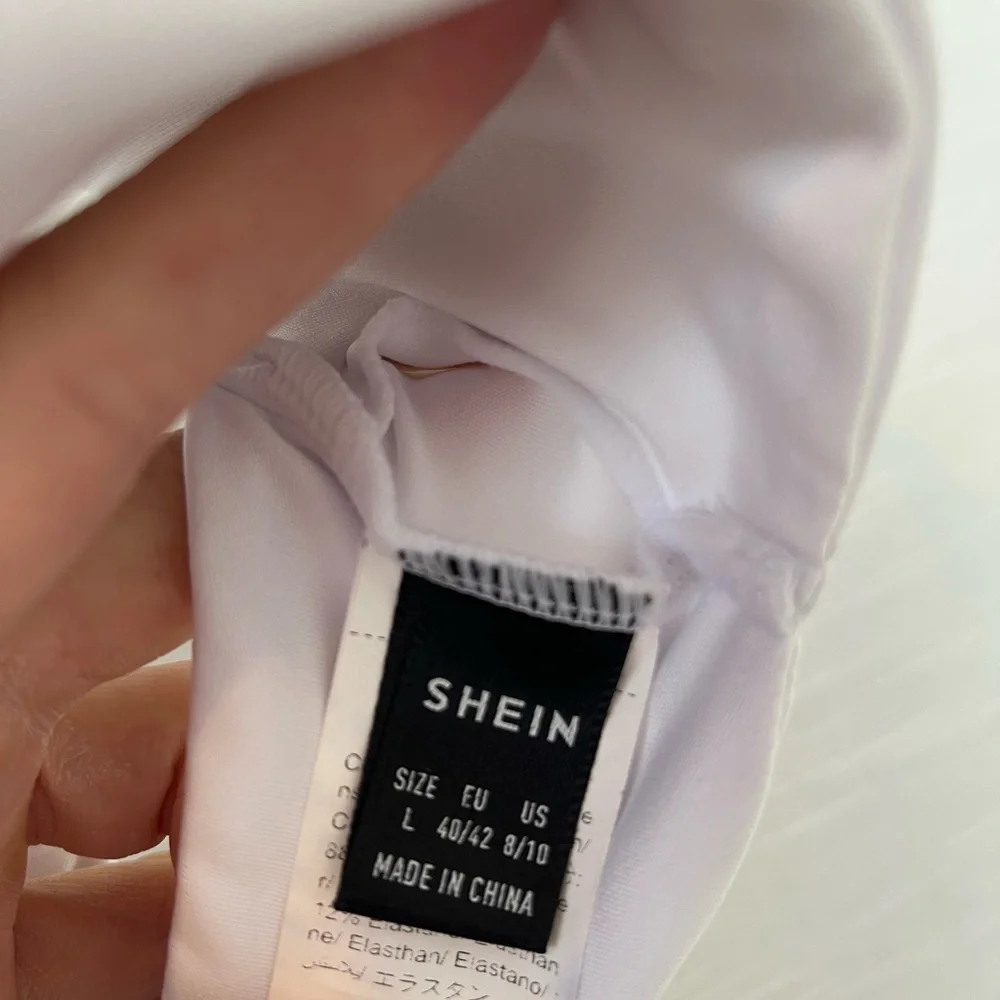 SHEIN Women's White Sports Bra - Picture 4 of 4